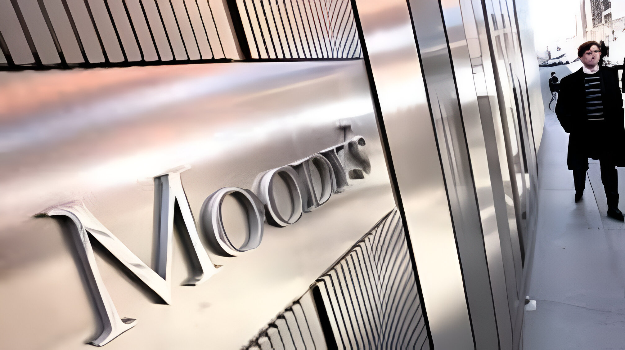 Moody's mejora la calificación soberana de El Salvador - Comercio ...